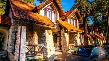 1 bedroom, premium bedding, in-room safe, desk