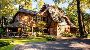 Local and international cuisine