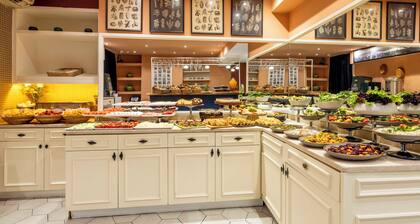 Raymond Hotel Old City