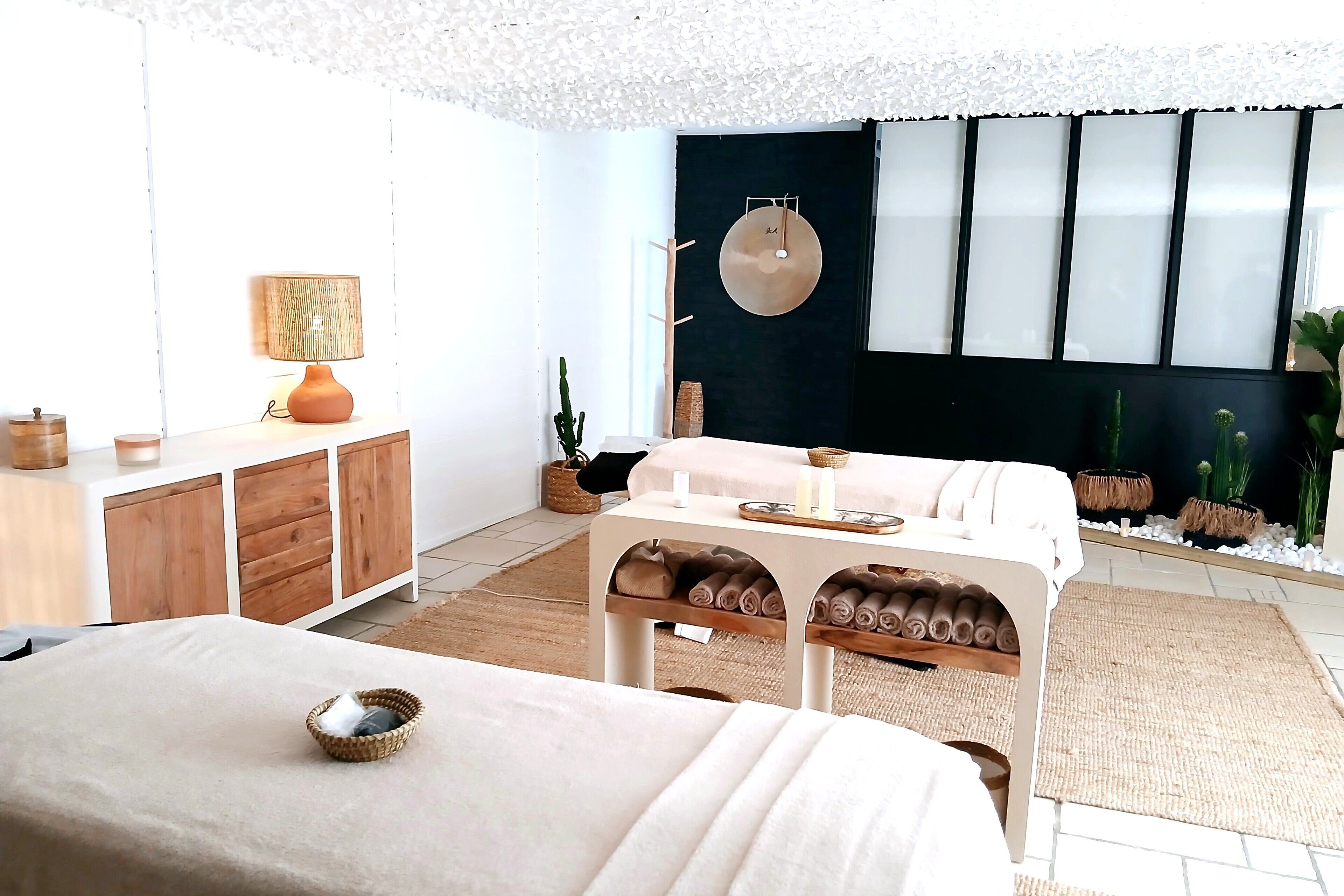 deep-tissue massages, swedish massages, prenatal massages