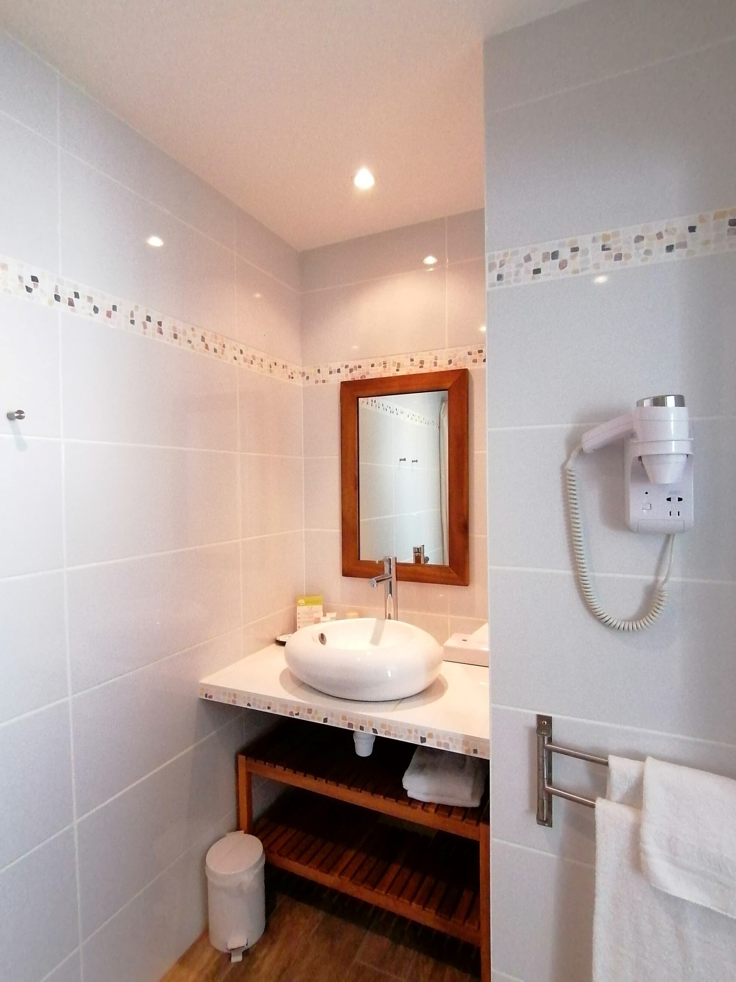 family suite, garden view | bathroom | free toiletries, hair dryer, bathrobes, slippers