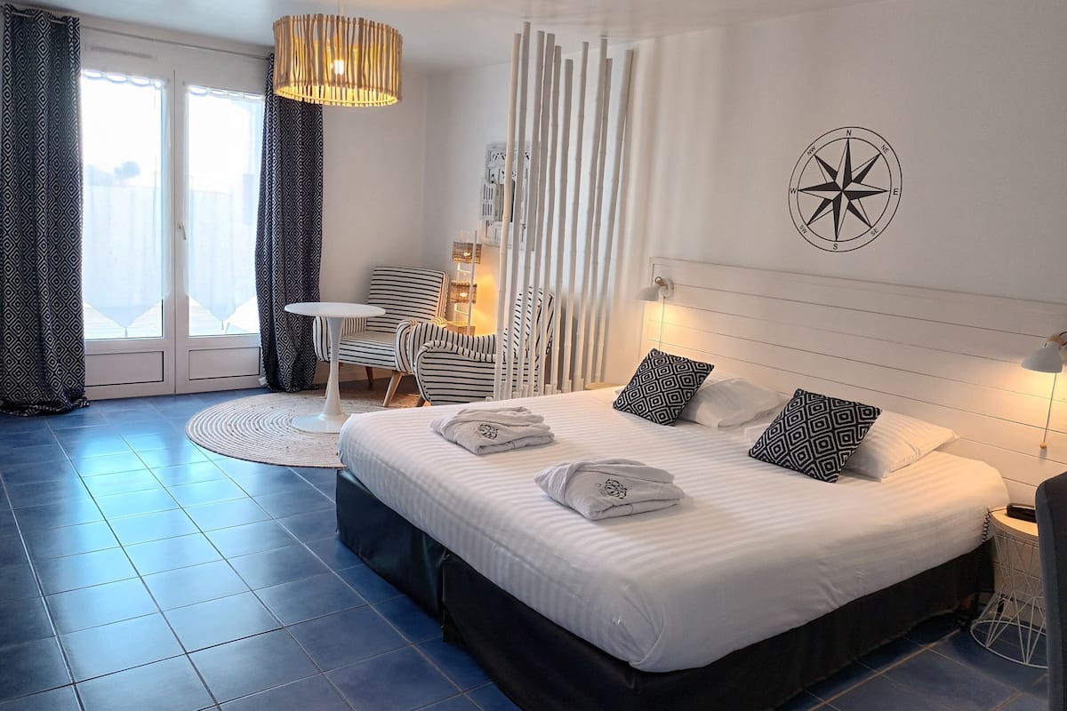 Klassieke suite, terras | 1 slaapkamer, luxe beddengoed, een kluis op de kamer