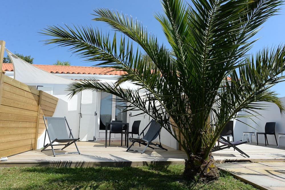 Ancre Marine Hotel & Spa image