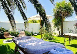 Deep-tissue massages, Swedish massages, prenatal massages