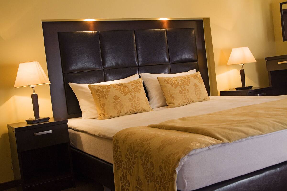 In-room safe, desk, iron/ironing board, free WiFi