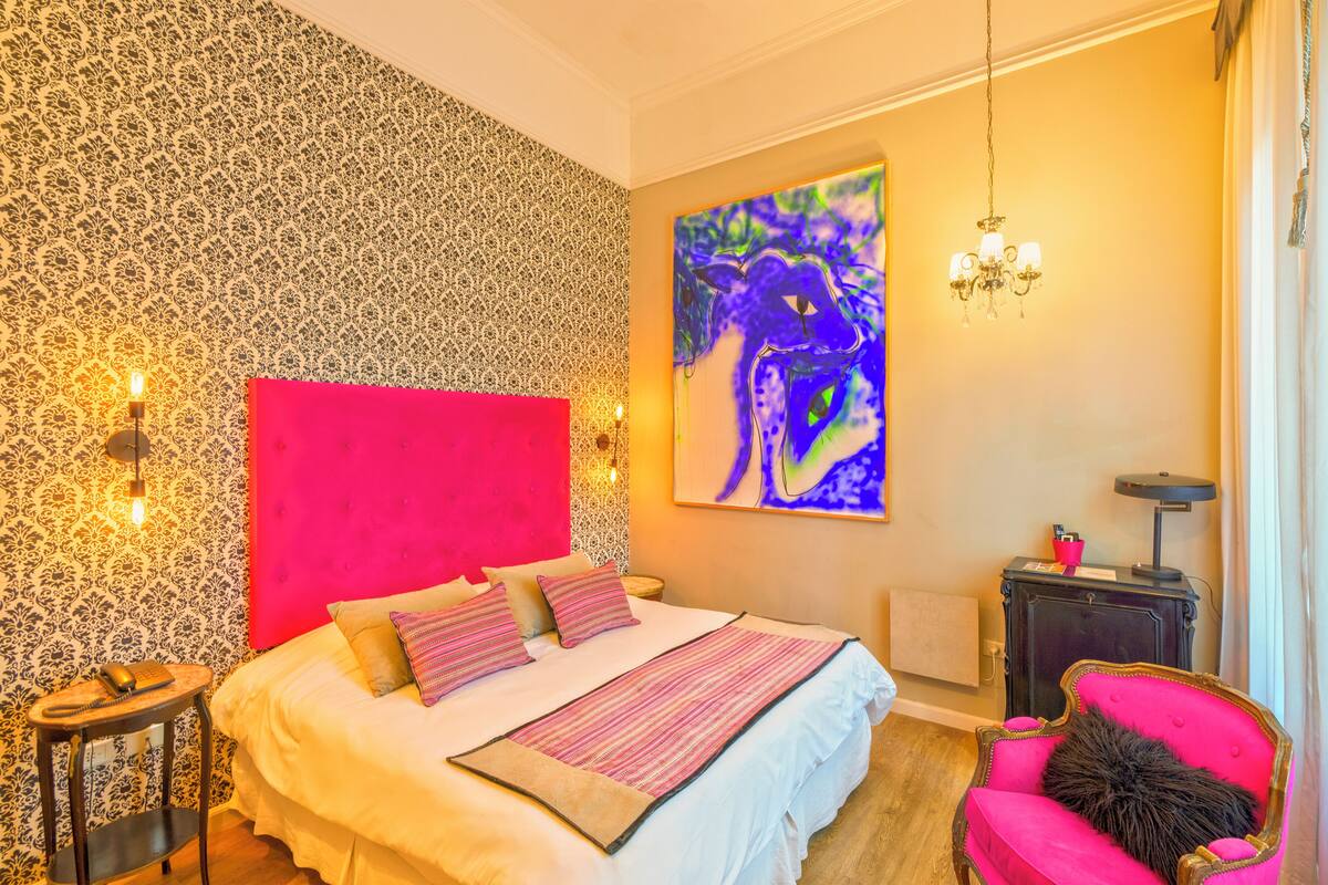 Kamar Superior | Bantalan ekstra lembut, minibar, brankas, dan kedap suara