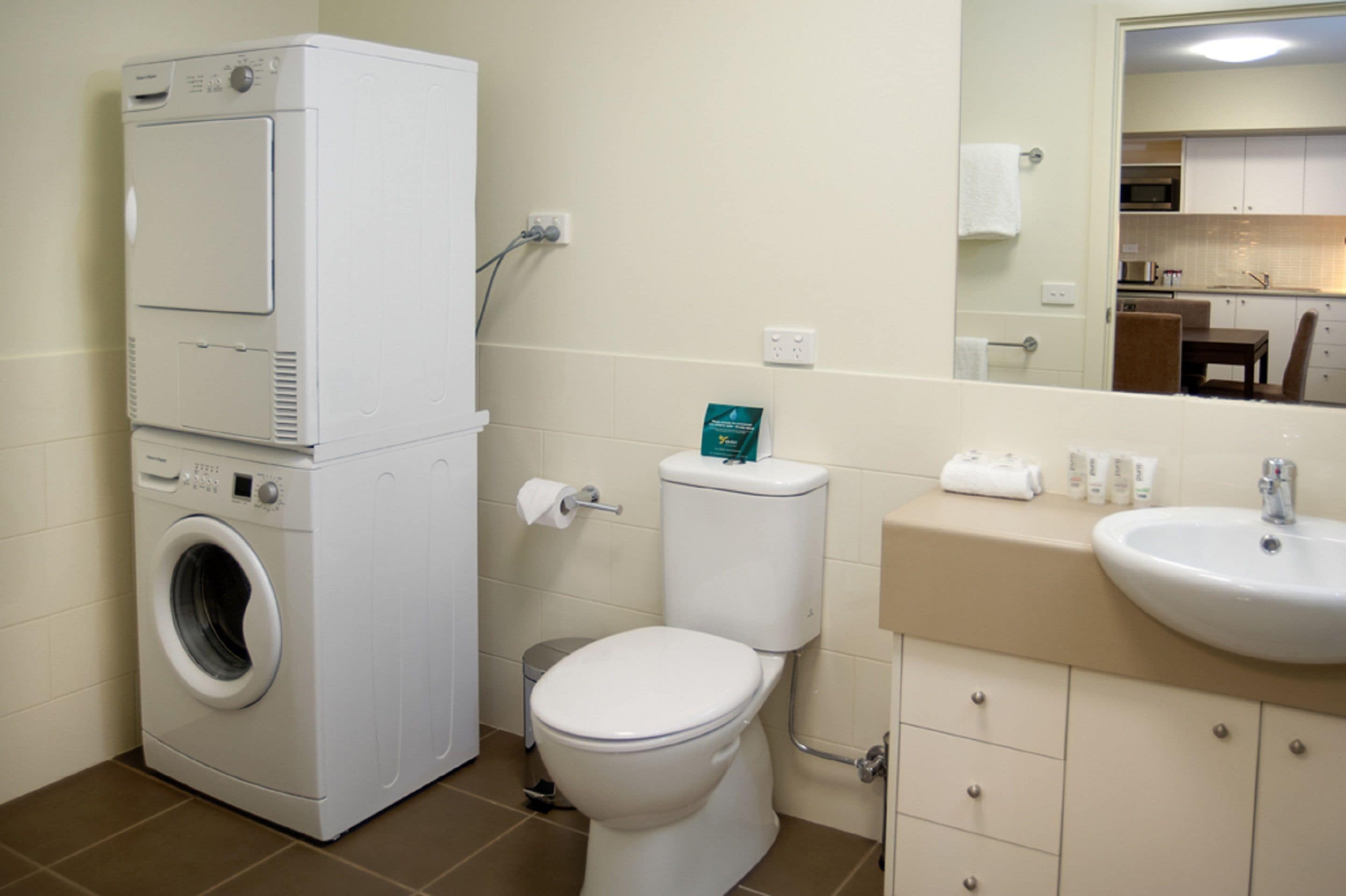 towels, soap, shampoo, toilet paper