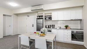 Lò vi sóng, bếp nấu, ấm điện, lò nướng bánh mì 