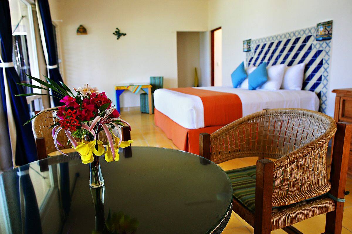 Standard Triple Room, 1 King & 1 Single, partial sea view, upper floor (Chillona) | Frette Italian sheets, premium bedding, Select Comfort beds