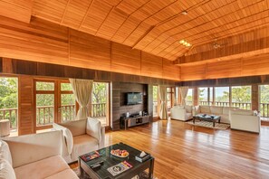 Living room | Flat-screen TV - Aamby Valley City (Paud)