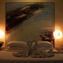 1 habitación, caja de seguridad en la habitación y escritorio