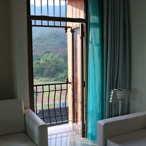 Apartamento básico, 1 quarto, vista para a cidade | Sacada