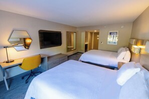 Pillowtop beds, in-room safe, desk, blackout drapes