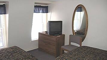 Apartment, 4 Bedrooms | Free WiFi, bed sheets