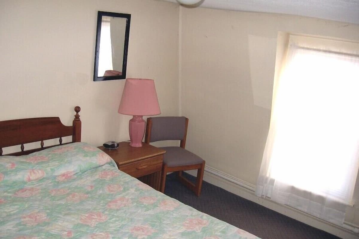 Apartment, 4 Bedrooms | Free WiFi, bed sheets
