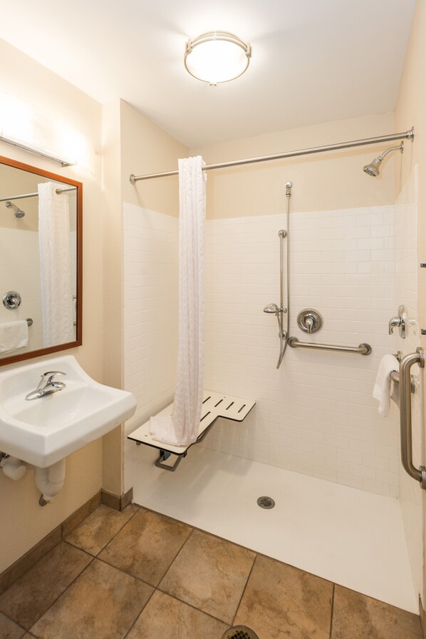 Suite, 1 Bedroom, Accessible (Communications, Mobility) | Bathroom | Hair dryer, towels - Candlewood Suites Downtown by IHG (Mobile)