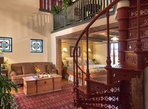 Ropa de cama de alta calidad, cubrecamas y muebles diferentes 