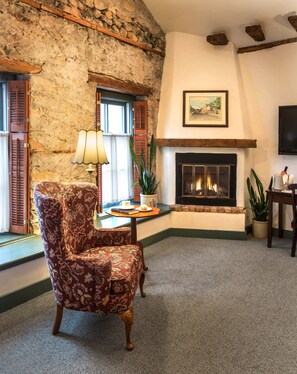 Ropa de cama de alta calidad, cubrecamas y muebles diferentes 