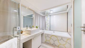 Two-Bedroom Duplex Suite | Bathroom | Shower, rainfall showerhead, free toiletries, hair dryer