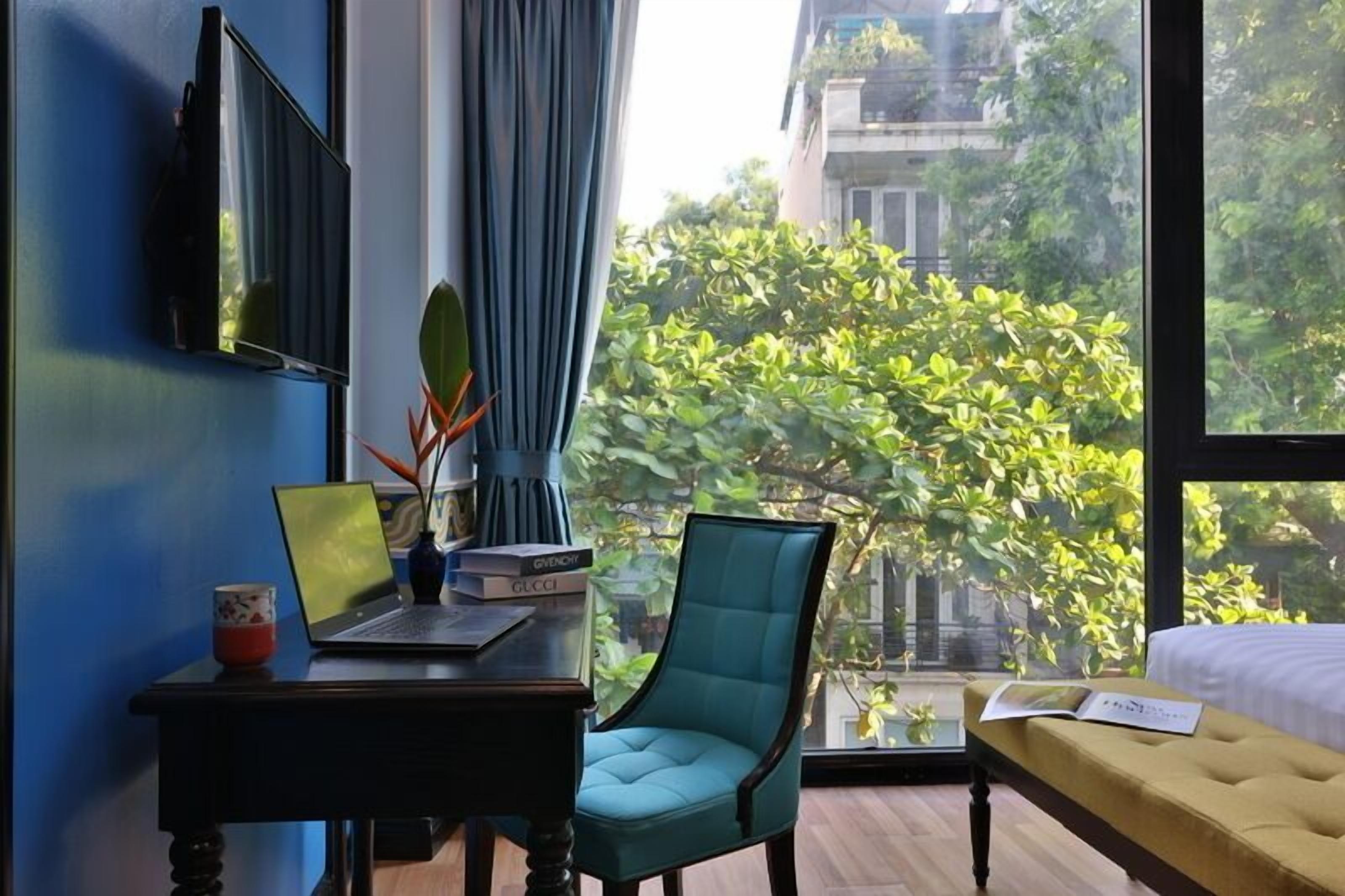 junior city view | 1 bedroom, hypo-allergenic bedding, minibar, in-room safe