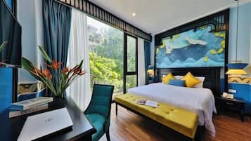 Kamar Junior, pemandangan kota | 1 kamar tidur, seprai antialergi, minibar, dan brankas