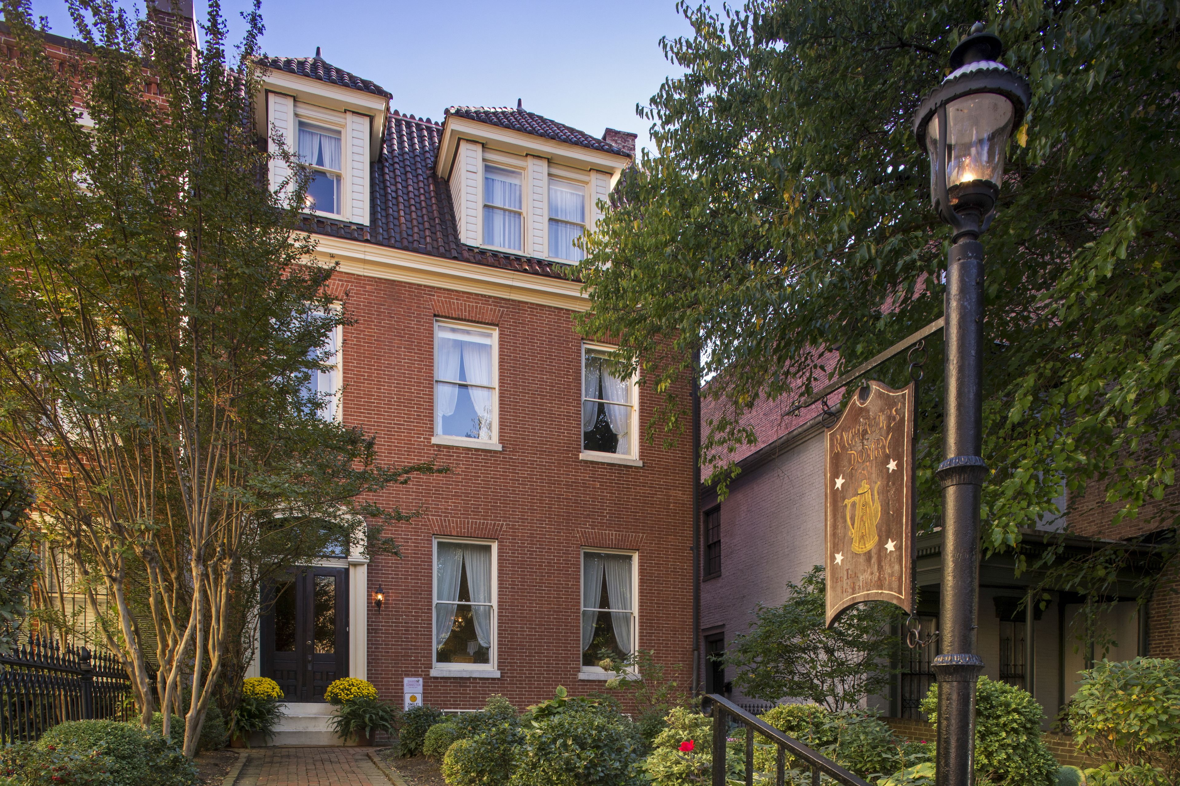 Front of property - evening/night