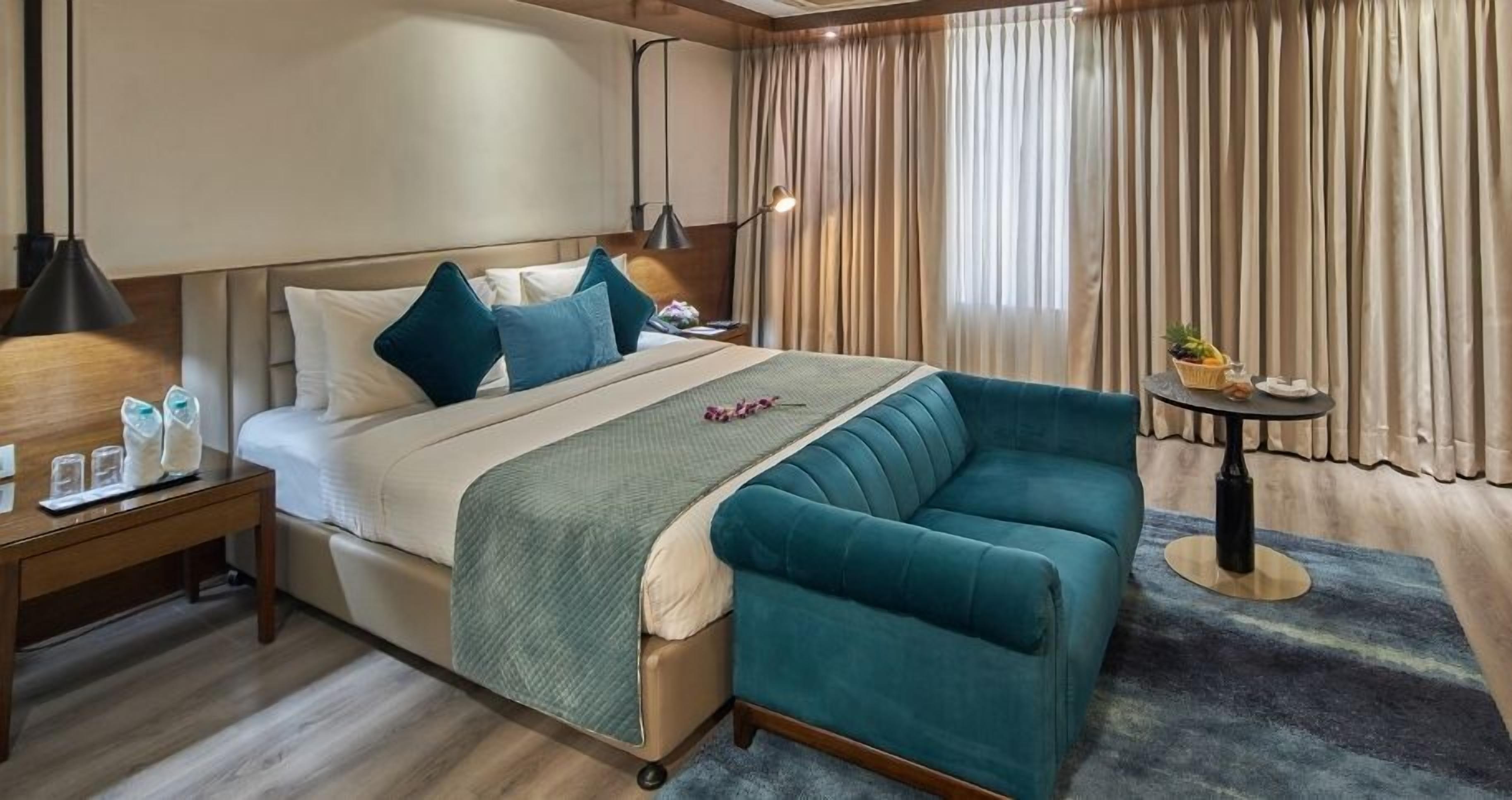 Minibar, in-room safe, desk, soundproofing