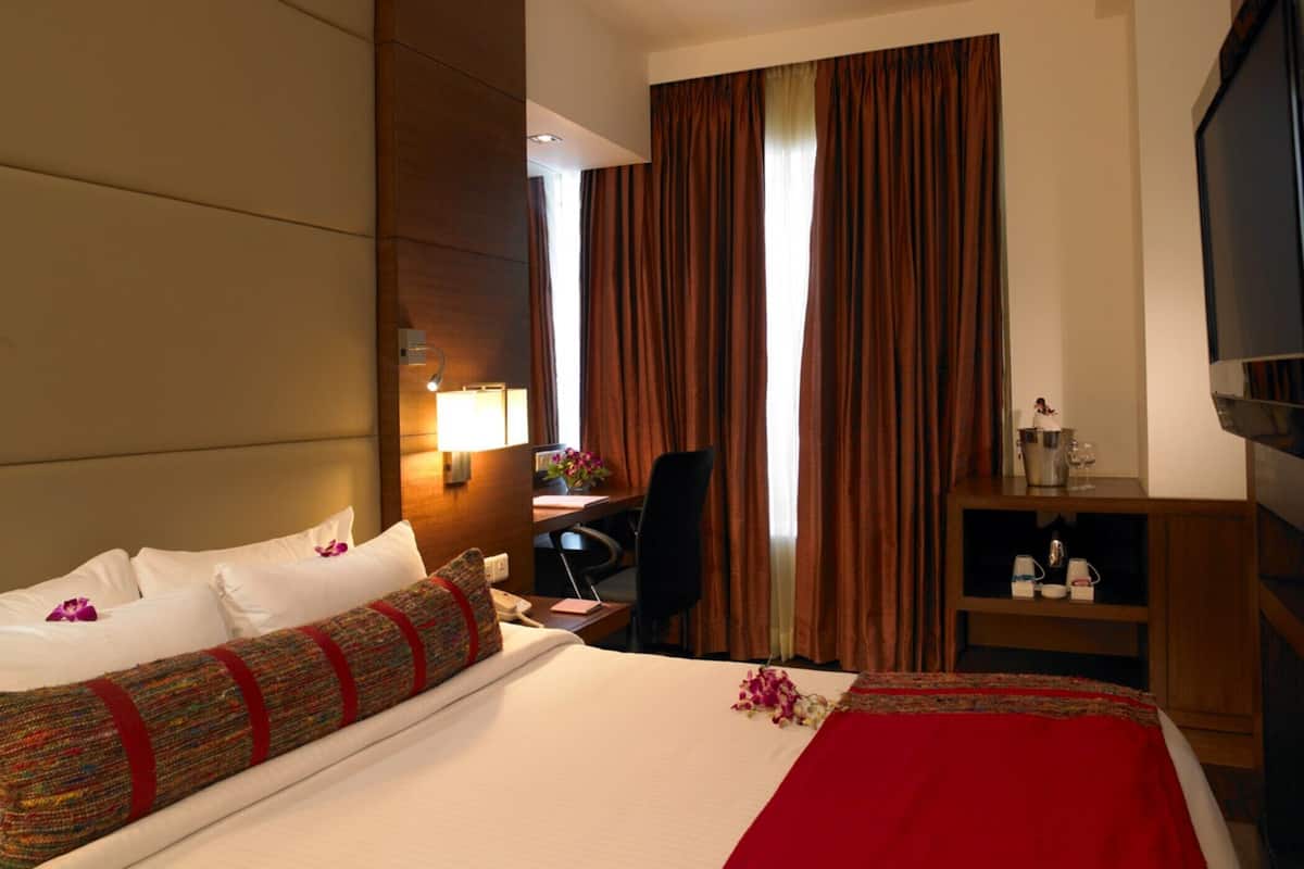 Minibar, in-room safe, desk, soundproofing