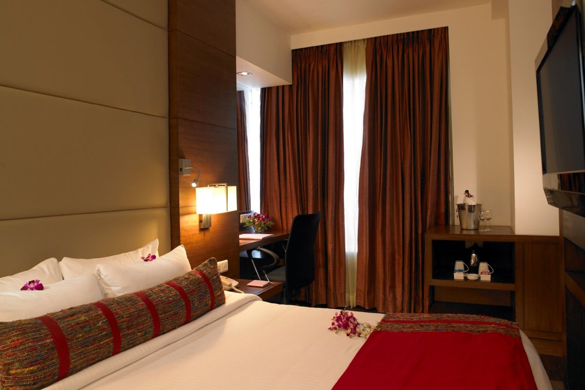 Minibar, két bảo mật tại phòng, bàn, phòng cách âm 