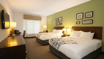 Habitación básica doble | Caja de seguridad en la habitación y escritorio