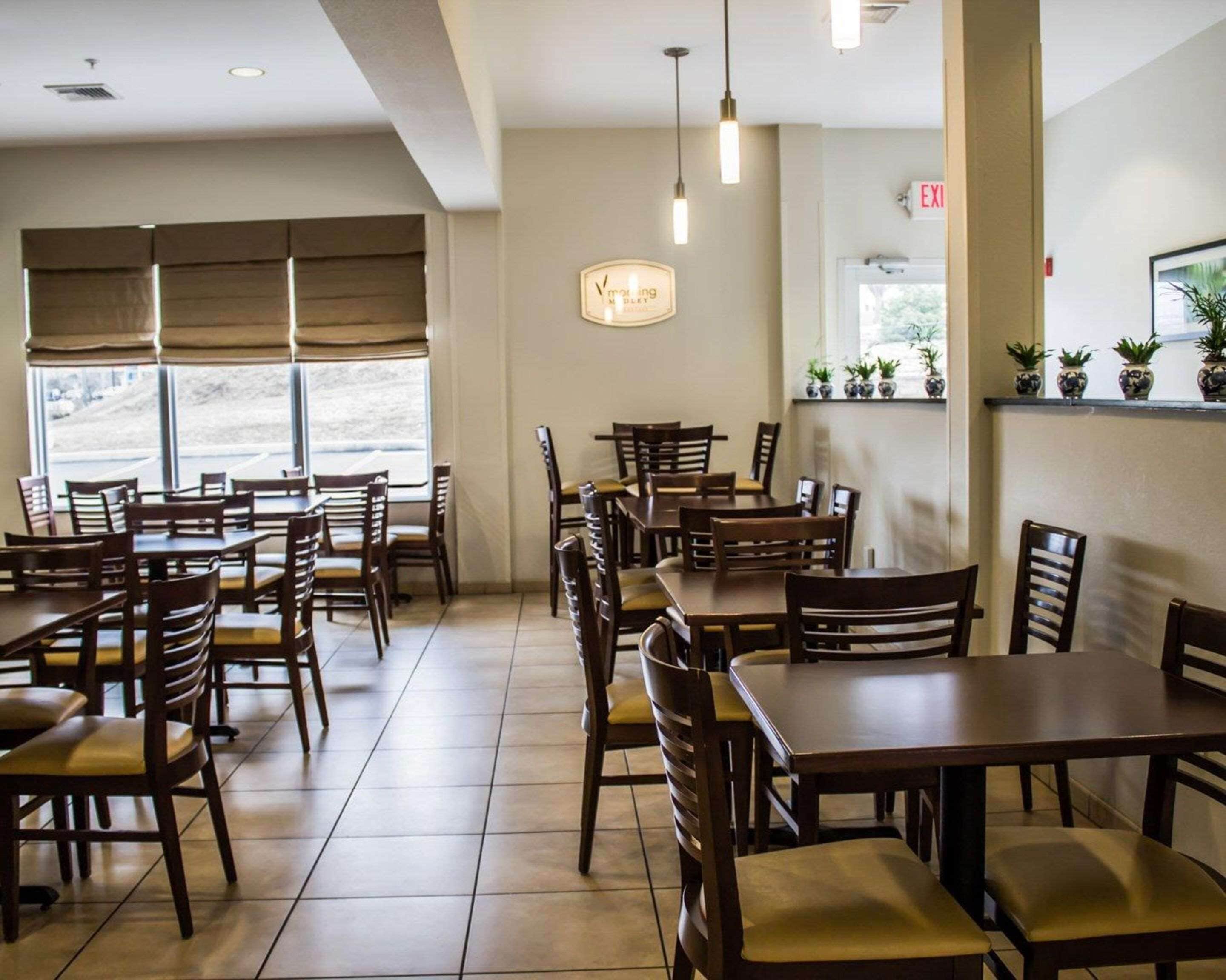 free daily self-service breakfast