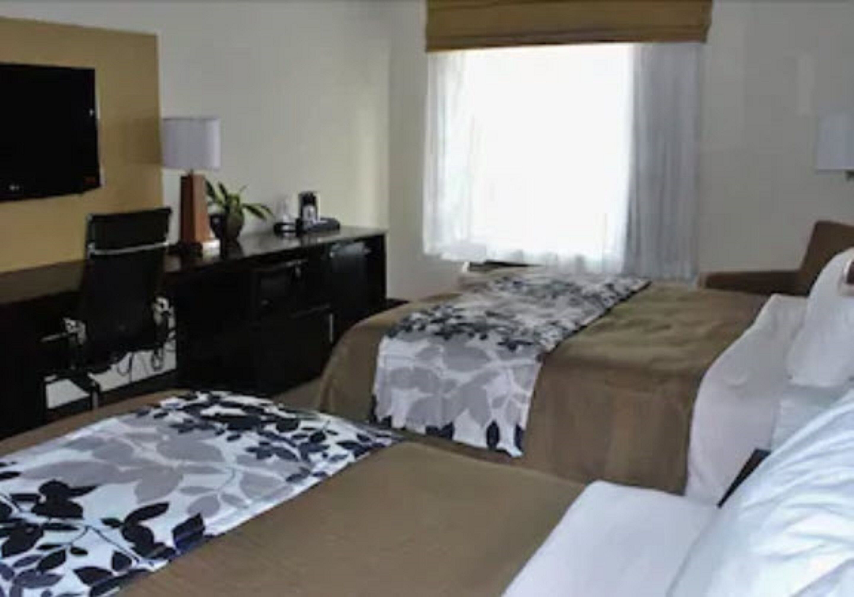 in-room safe, desk, iron/ironing board, free cots/infant beds