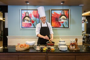 Café da manhã com buffet todos os dias mediante uma taxa