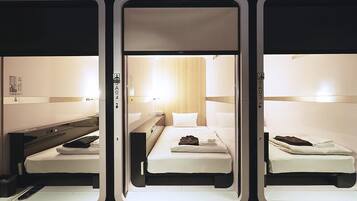 In-room safe, free WiFi, bed sheets