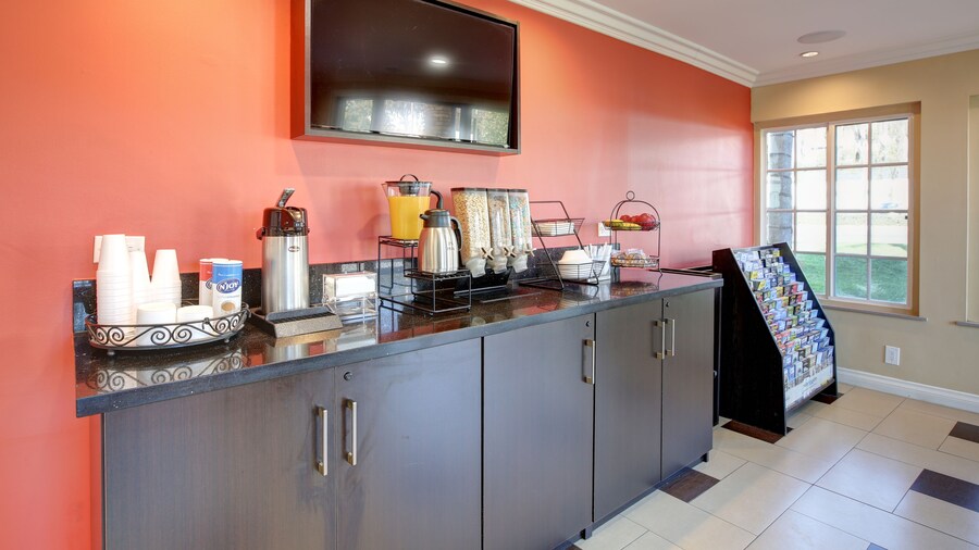 Ontario Inn & Suites