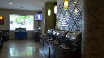 Breakfast, lunch and dinner served