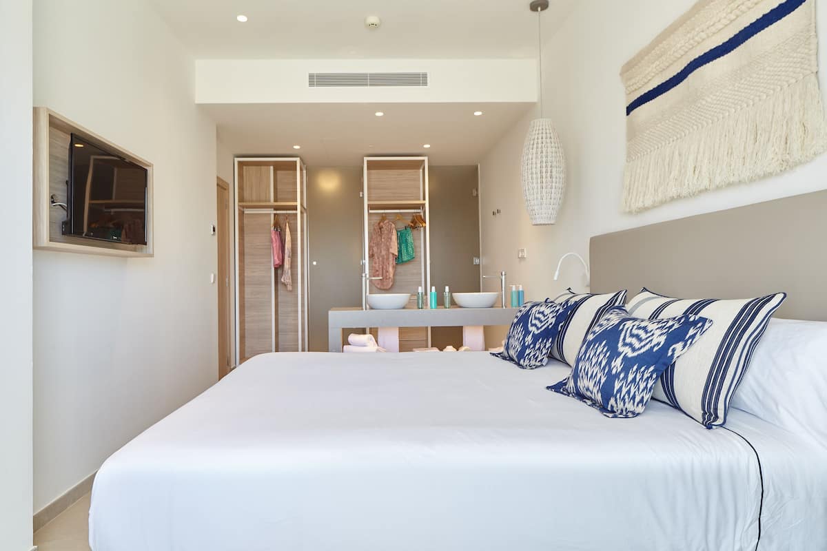 1 habitación, caja de seguridad en la habitación y insonorización