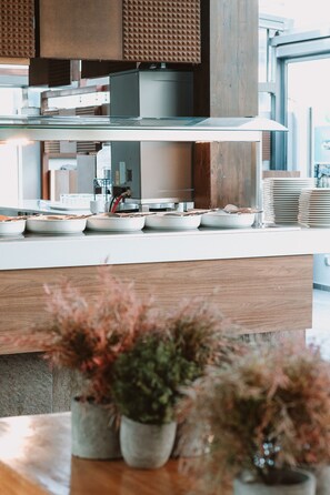 Daily buffet breakfast (EUR 10 per person) - Apartamentos El Palmar (San Bartolomé de Tirajana)