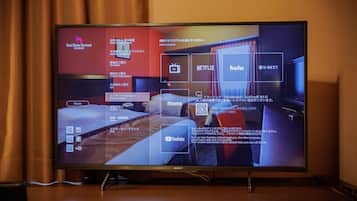 羽绒被、办公桌、免费 WiFi、床单