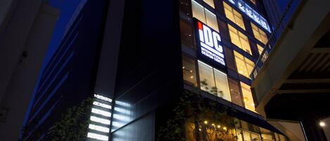 Front of property – evening/night