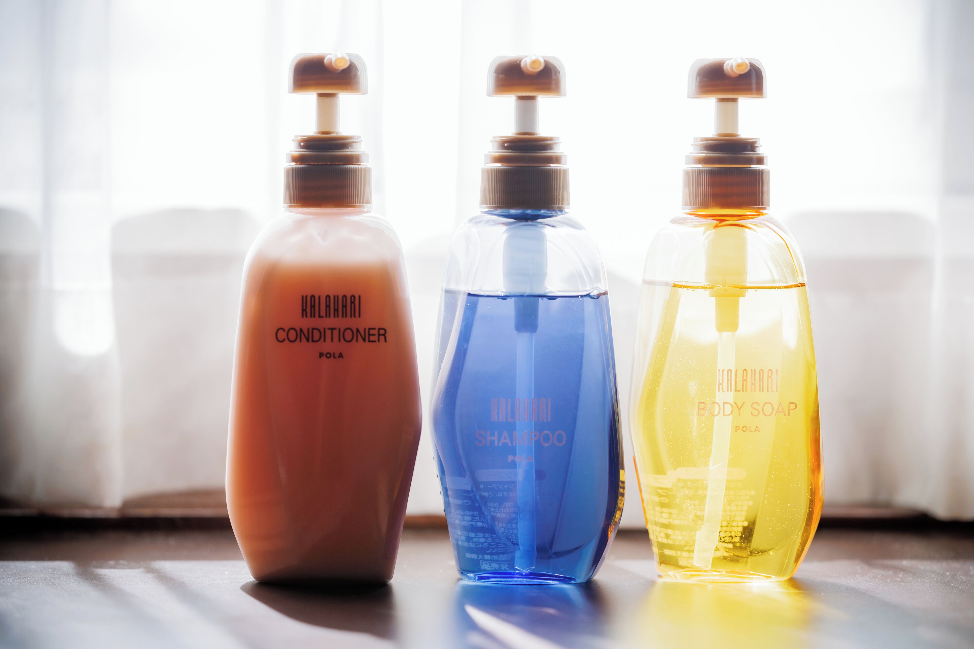 combined shower/bathtub, free toiletries, hair dryer, slippers