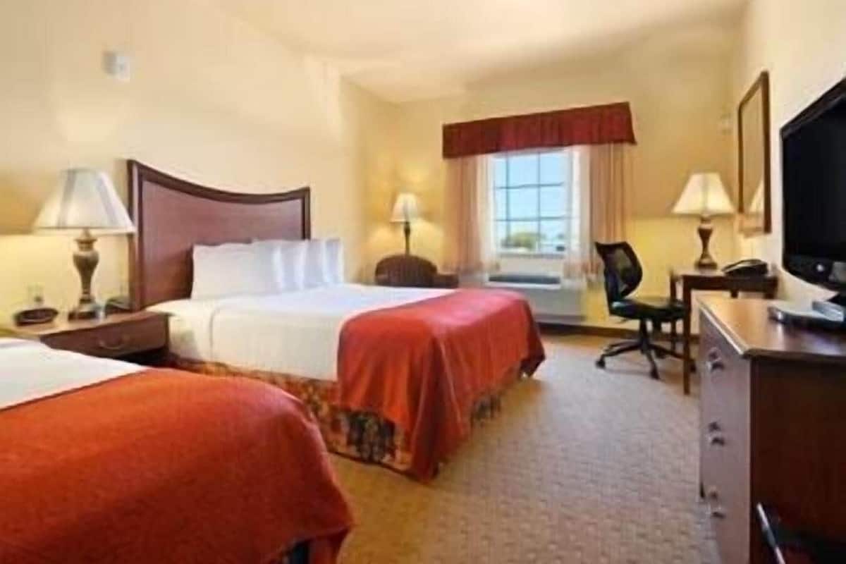 Egyptian cotton sheets, premium bedding, pillowtop beds, in-room safe