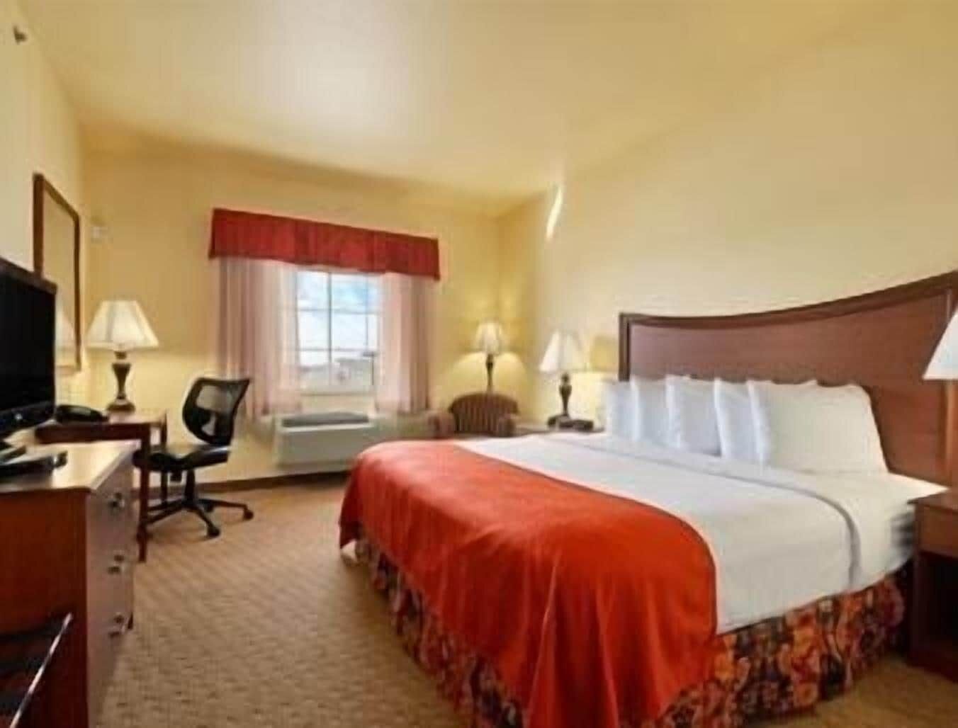 Egyptian cotton sheets, premium bedding, pillowtop beds, in-room safe