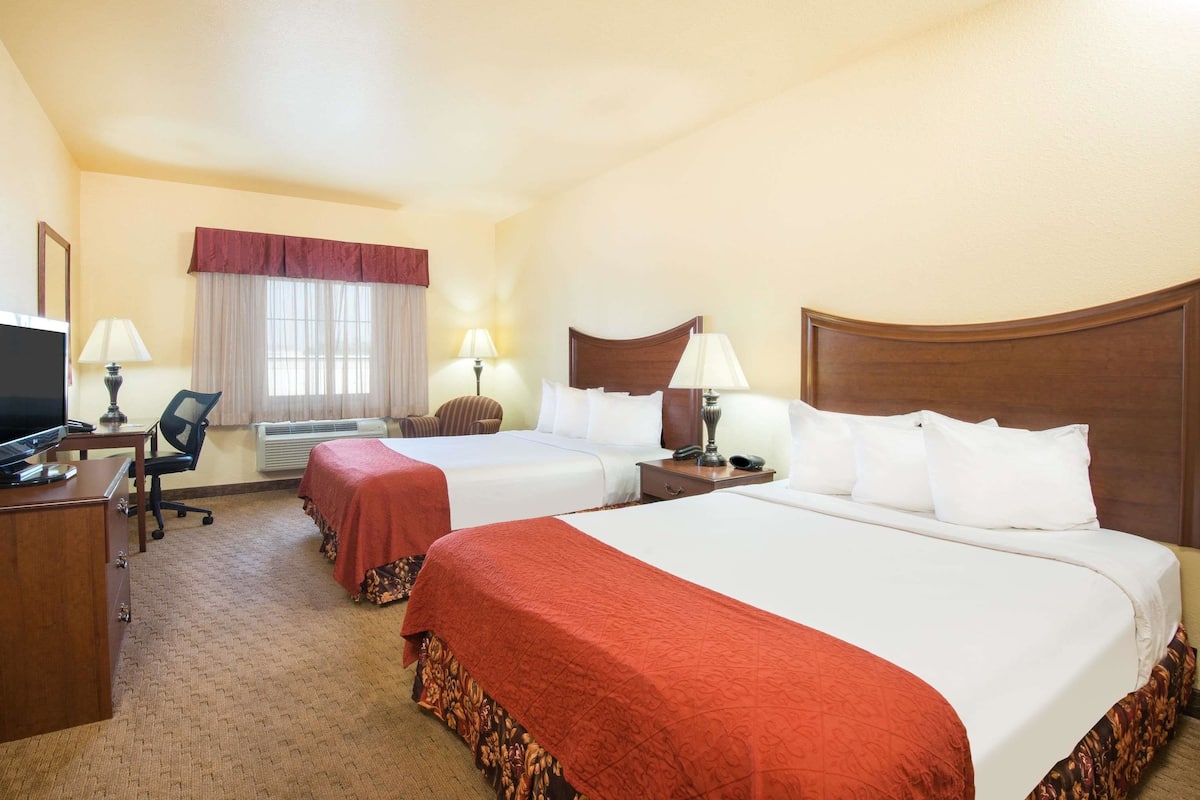Egyptian cotton sheets, premium bedding, pillowtop beds, in-room safe