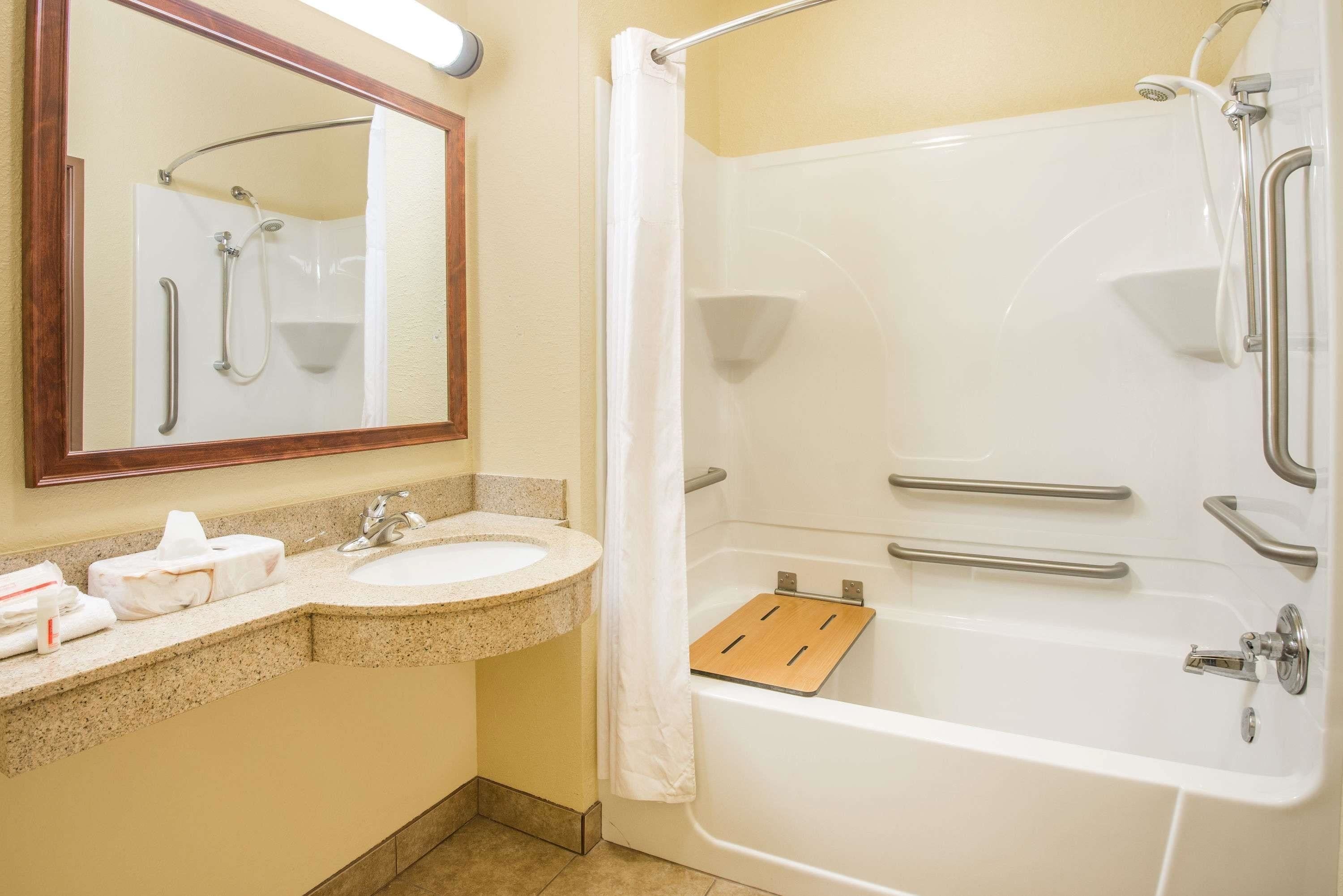 combined shower/bathtub, free toiletries, hair dryer, towels