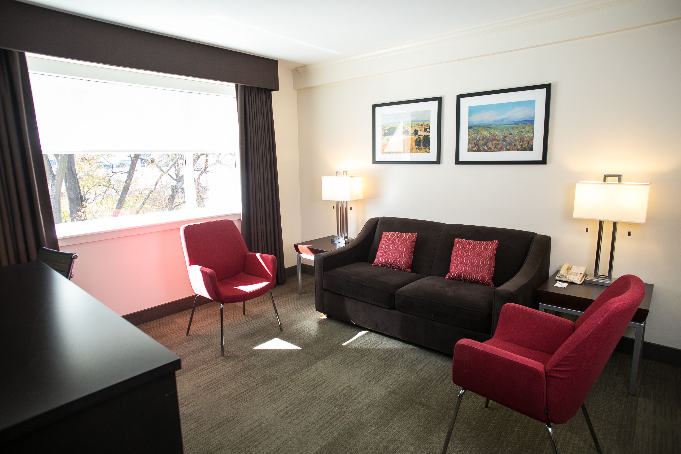 suite, 1 king bed | 1 bedroom, premium bedding, in-room safe, desk