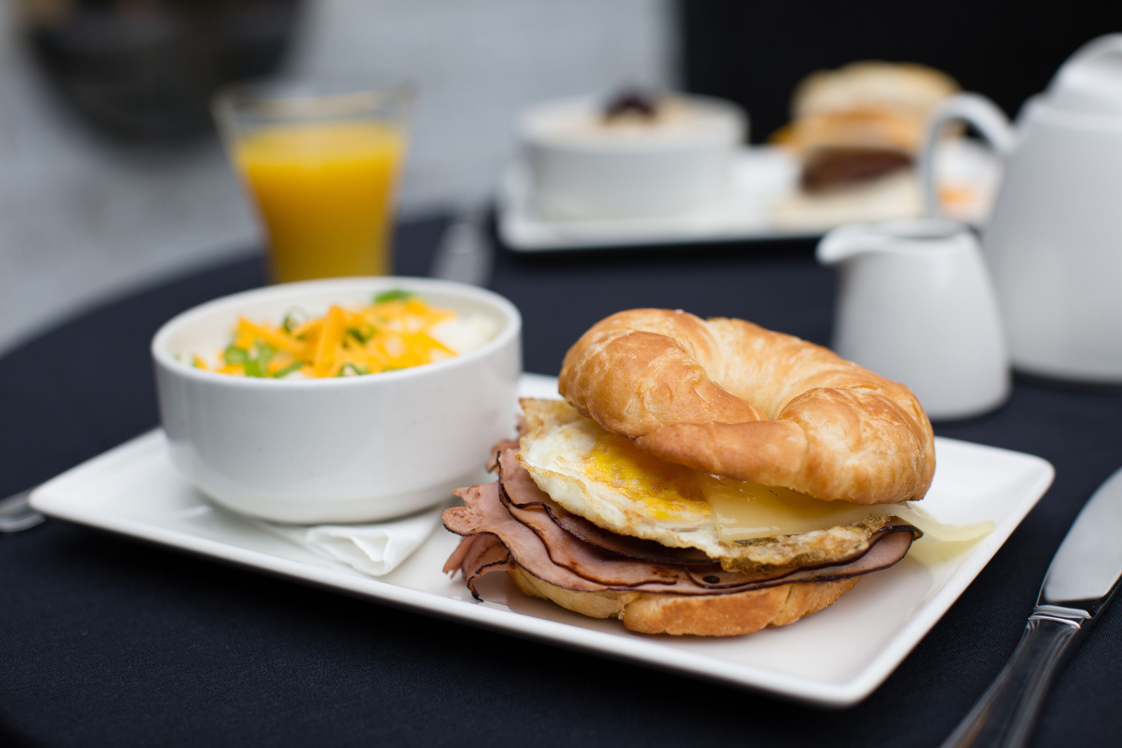 Desayuno completo todos los días (con cargo) 