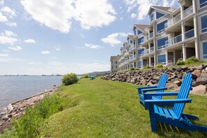 Exterior - Beacon Pointe on Lake Superior (Duluth)