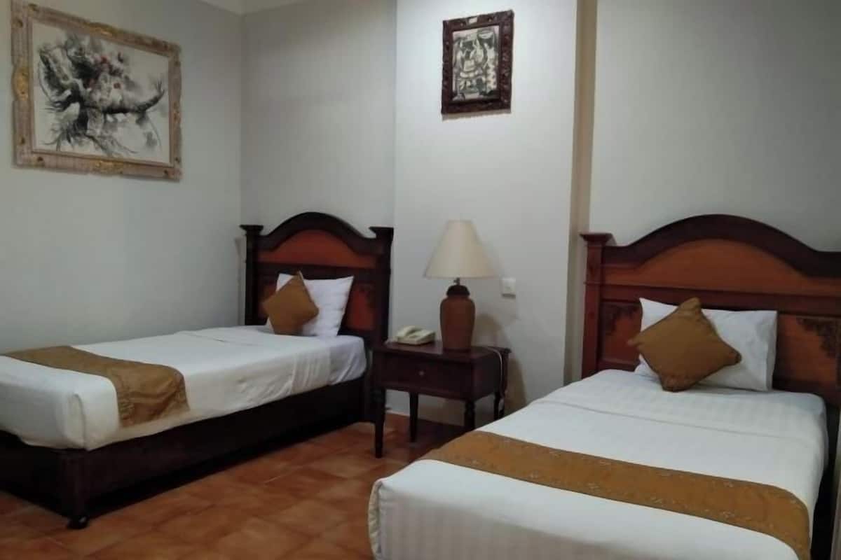 1 chambre, minibar, coffres-forts dans les chambres, bureau
