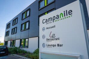 Front of property - Campanile Carcassonne Est La Cite (Carcassonne)